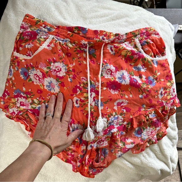 Spell and the Gypsy collective revolver shorts size medium runs large - Picture 13 of 13